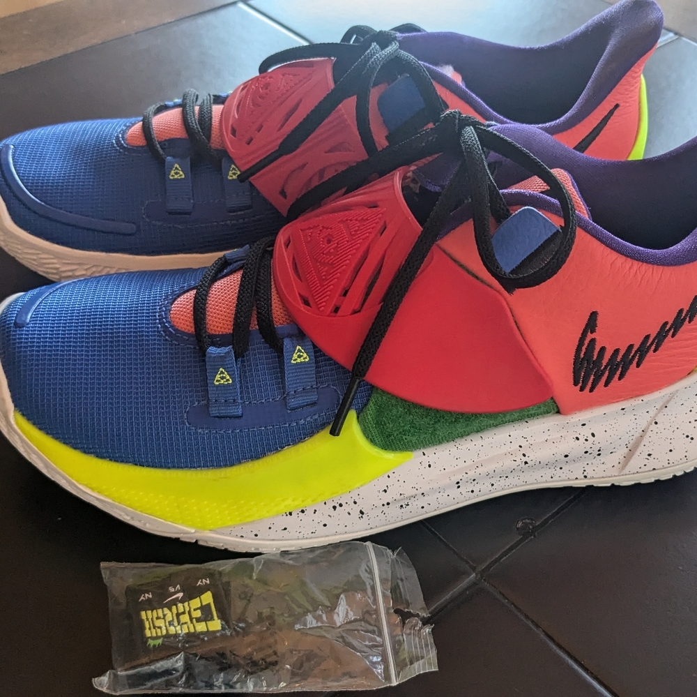 Nike Kyrie 3 Low NY vs NY Mens Sz 9 Multicolor Basketball Shoes No Box New
